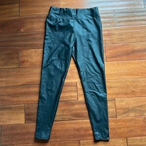 Blushing Brunette Size Medium Faux Leather Pull On Leggings